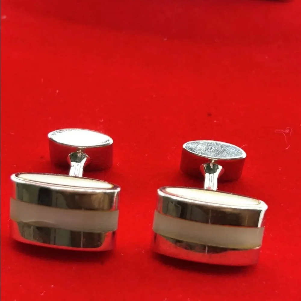 Free with item Silver and White Cufflinks slightly cracked